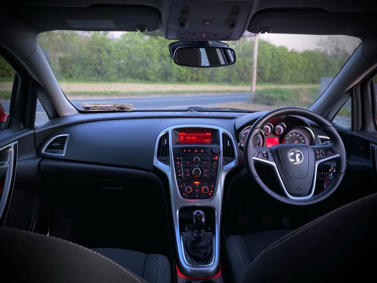 2010 Astra SRI Factory New Nct Low Kilometres - Image 3
