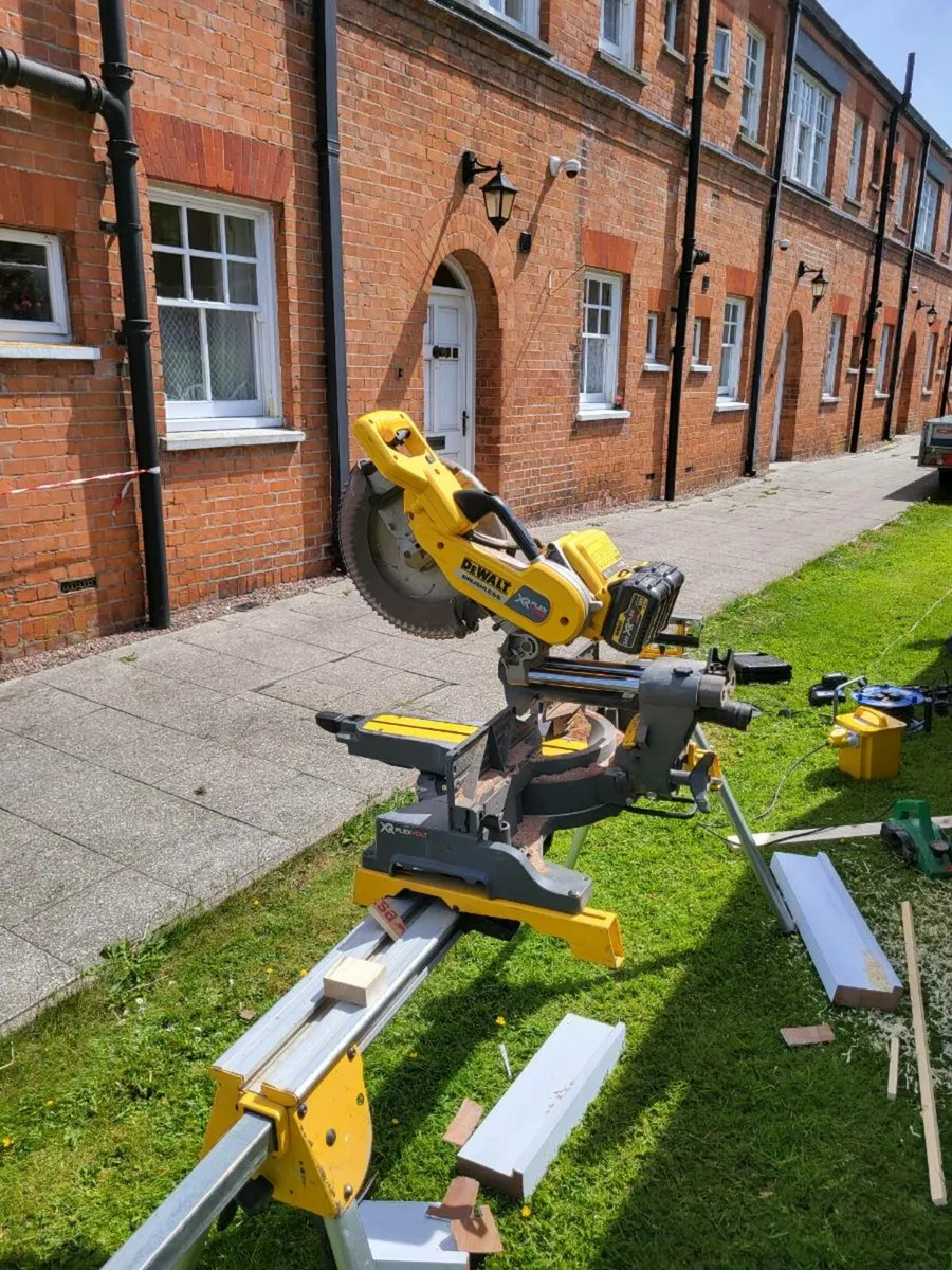Dewalt 54v mitre saw - Image 3