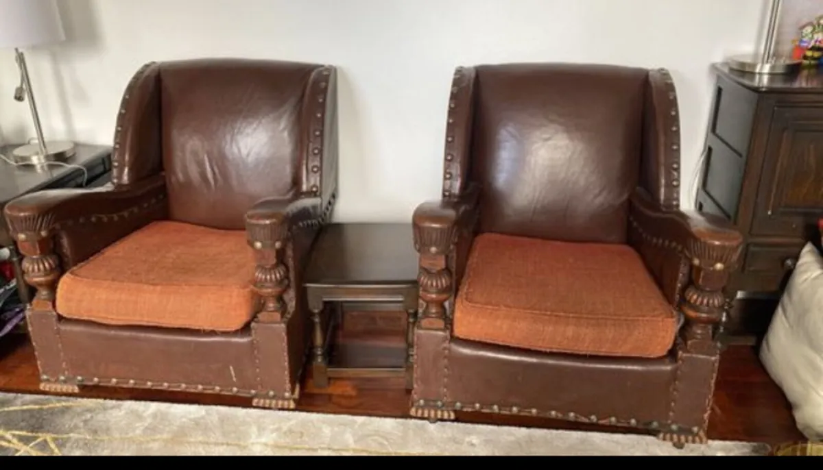 2 stunning fire side chair. - Image 1