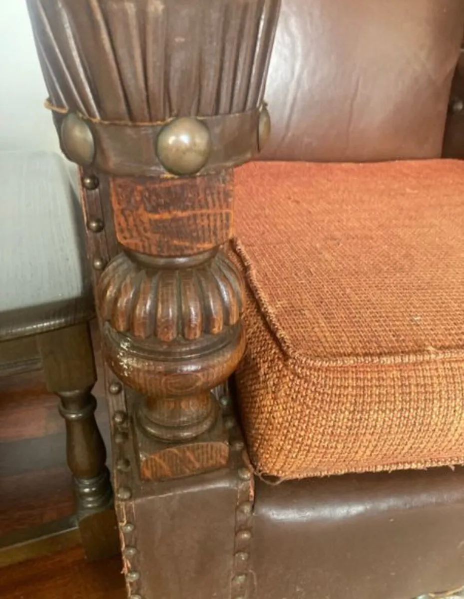 2 stunning fire side chair. - Image 3