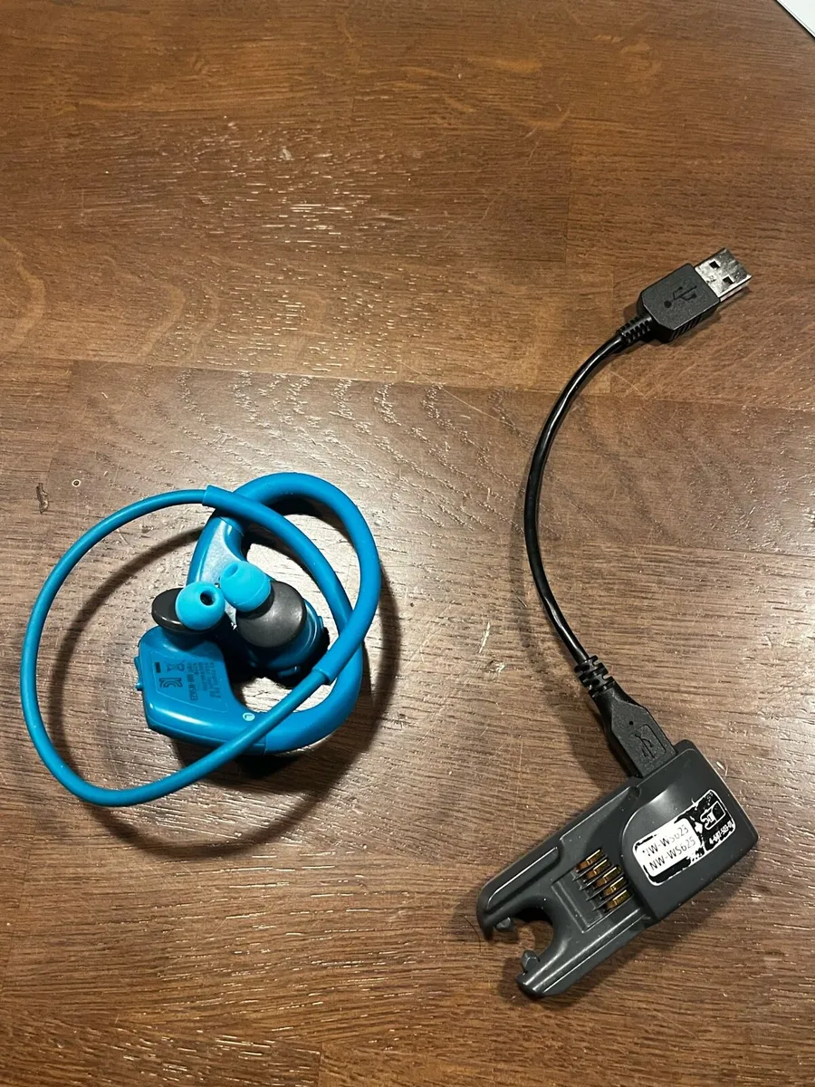 Sony NW-WS623 4GB Bluetooth Headphones/mp3 Walkman - Image 2
