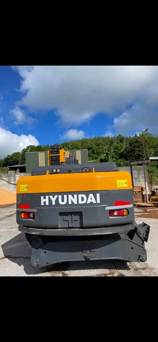 Rubber duck / material handler - Image 3