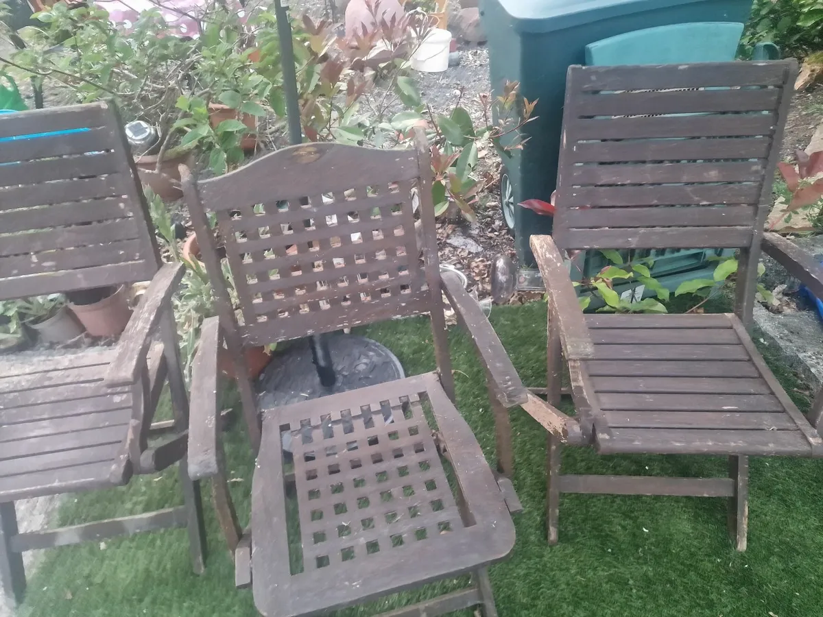 Wooden sun chairs - Image 1