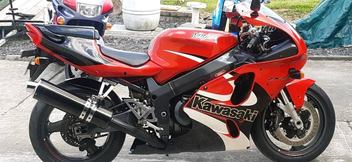 Kawasaki ZX7R - Image 3