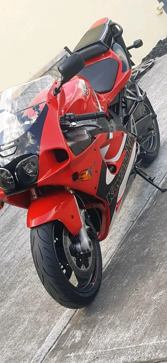 Kawasaki ZX7R - Image 4