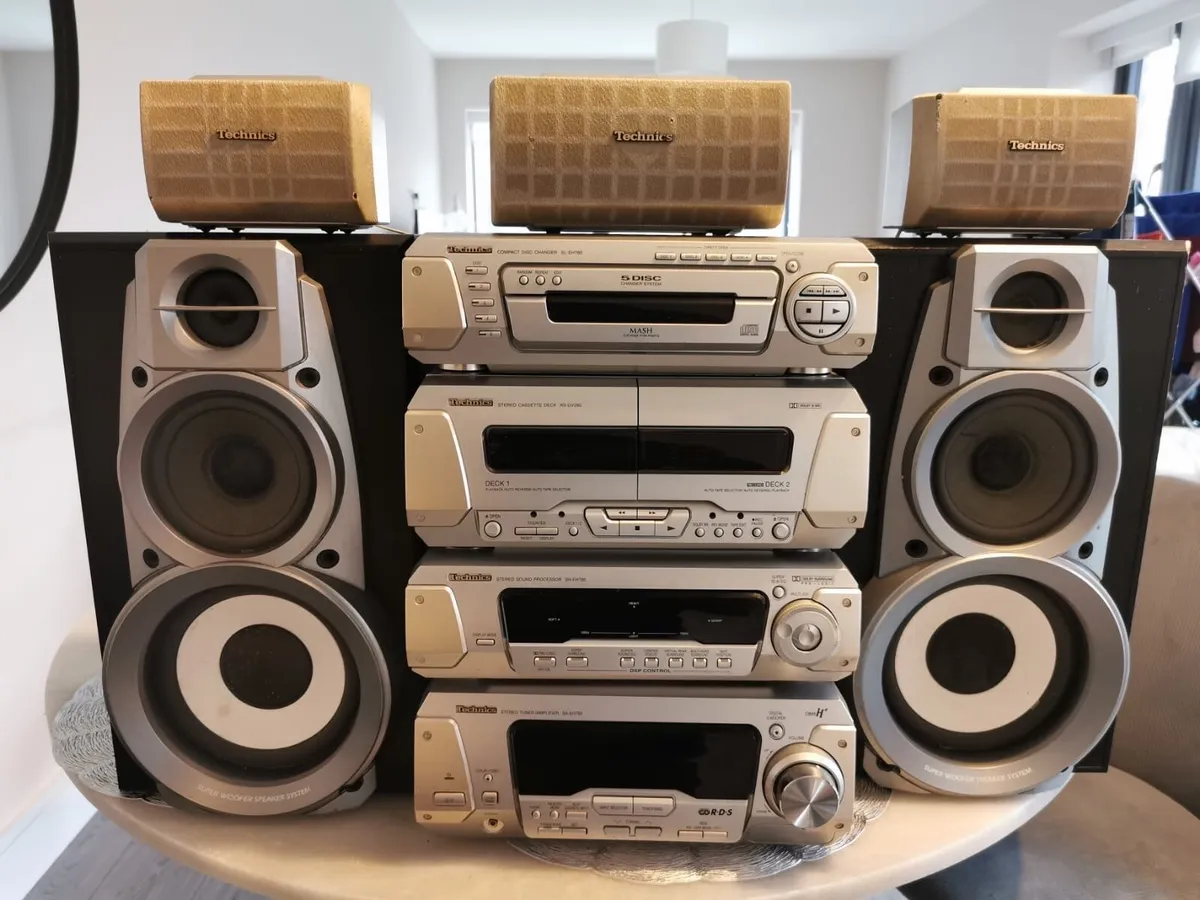 Technics 5CD Hi-Fi + 5Speakers - Image 1