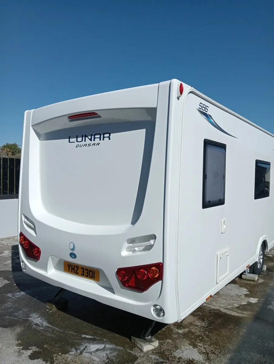 6 berth Caravan - excellent condition - Image 4