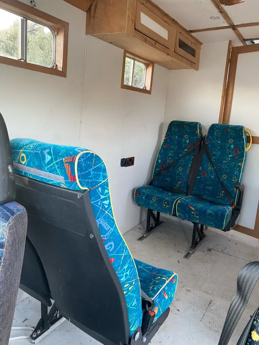 Camper living truck - Image 4