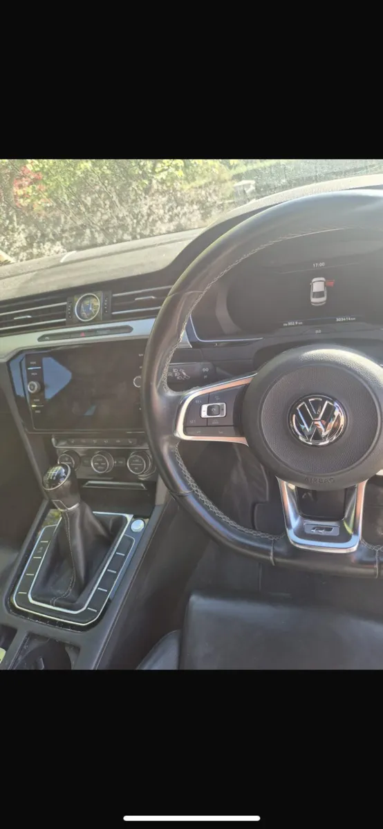 Volkswagen Passat 2017 - Image 3