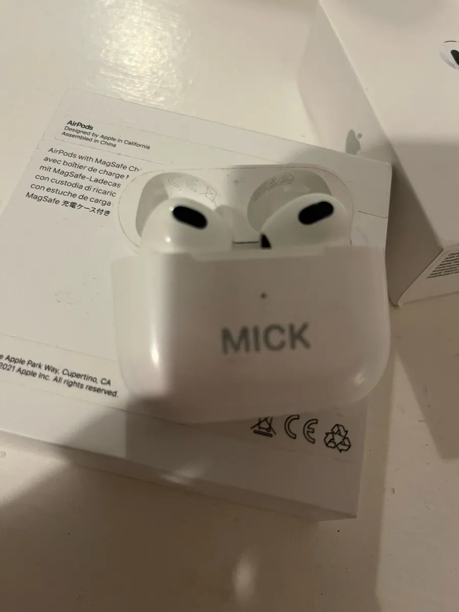 Apple AirPods gen 3 - Image 2
