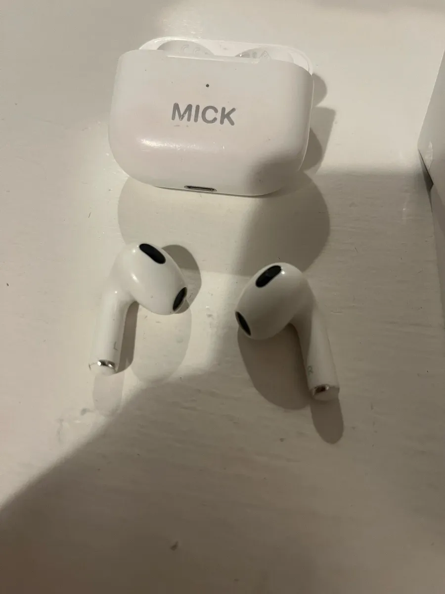 Apple AirPods gen 3 - Image 4