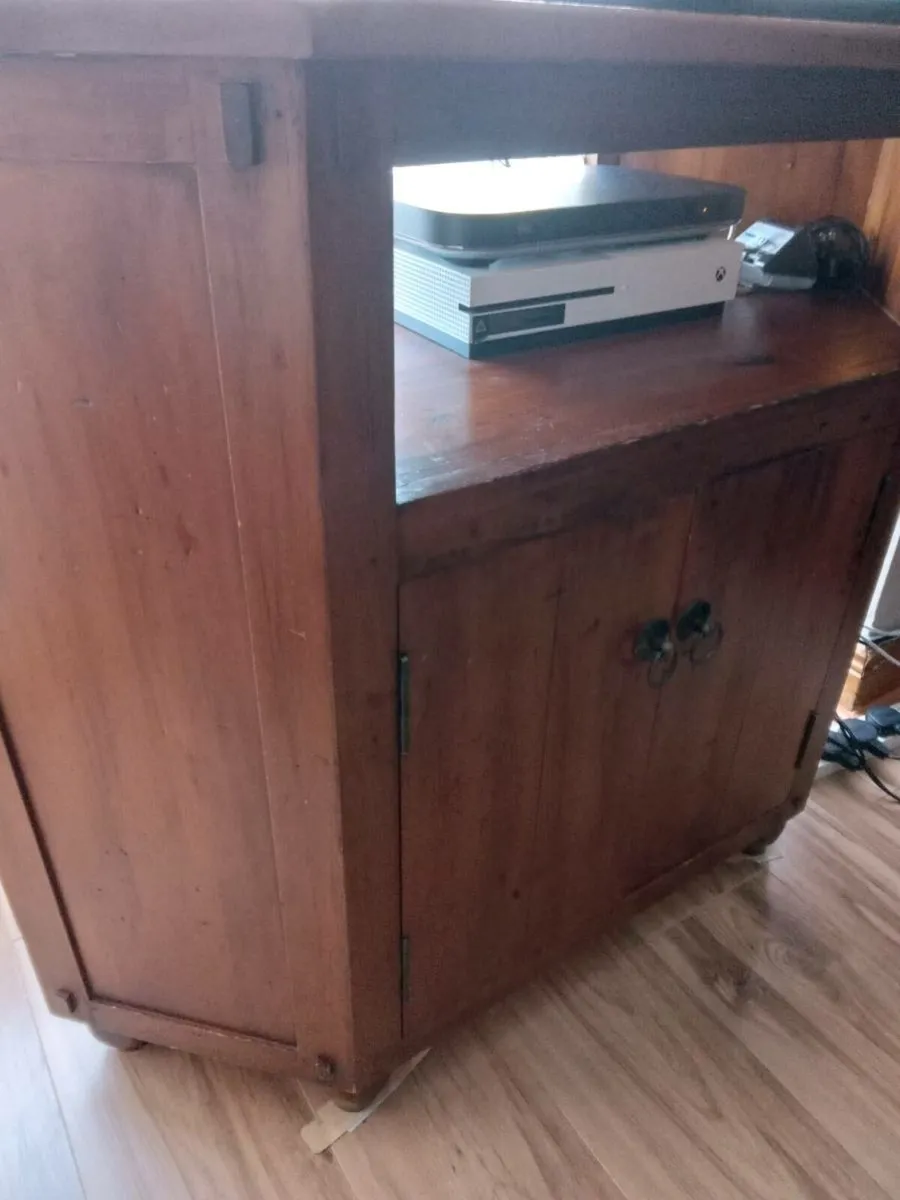 TV Unit - Image 2