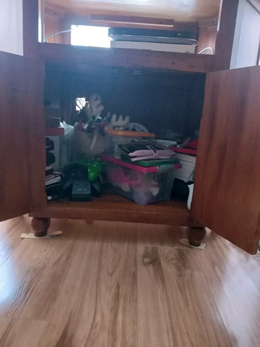 TV Unit - Image 4