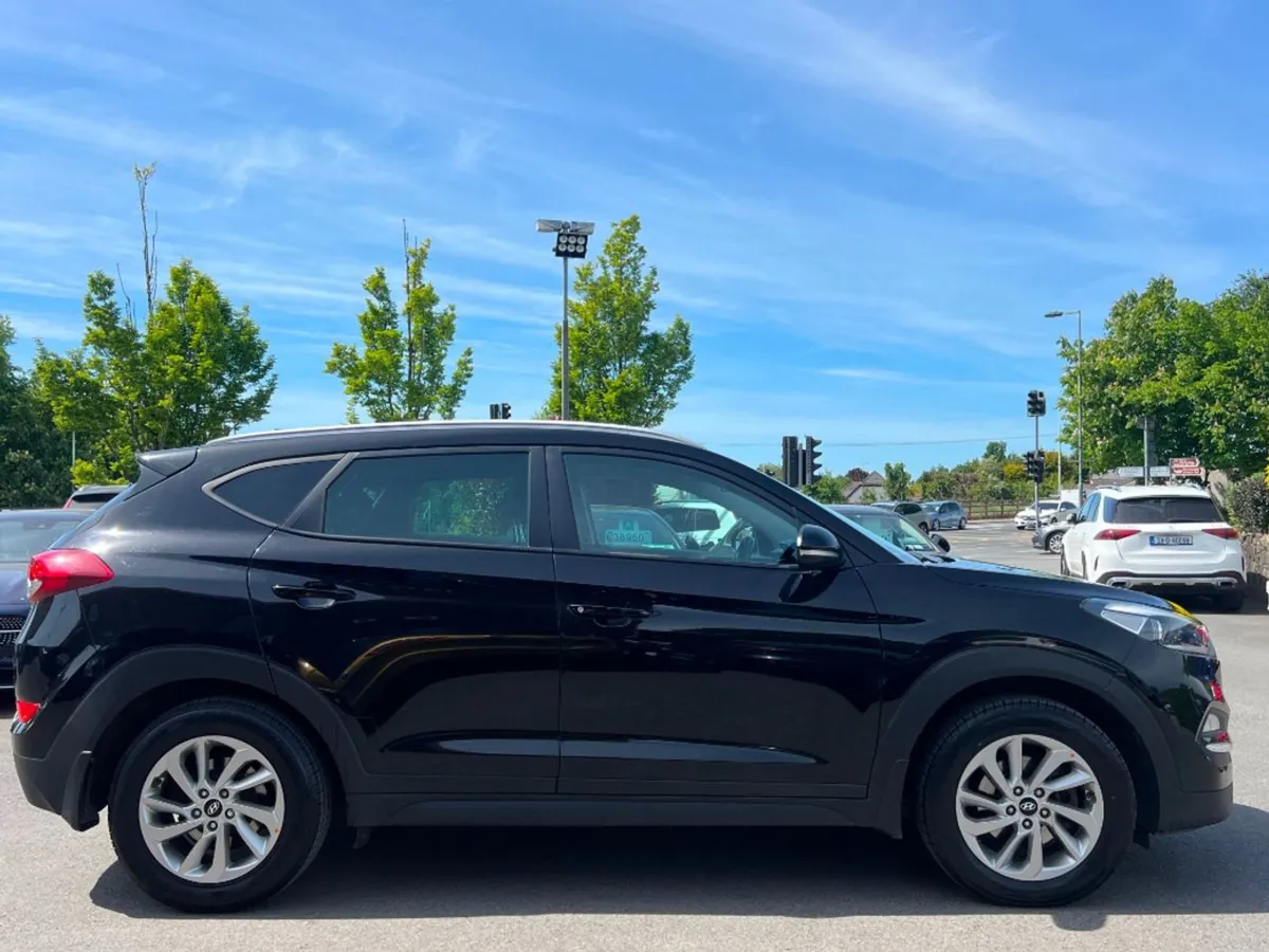 Hyundai Tucson 2.0d 4WD Executive Auto  irish Car - Image 4