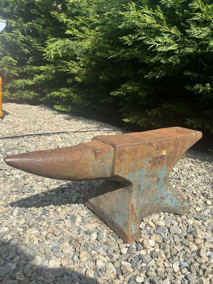 Large blacksmith anvil - Image 2