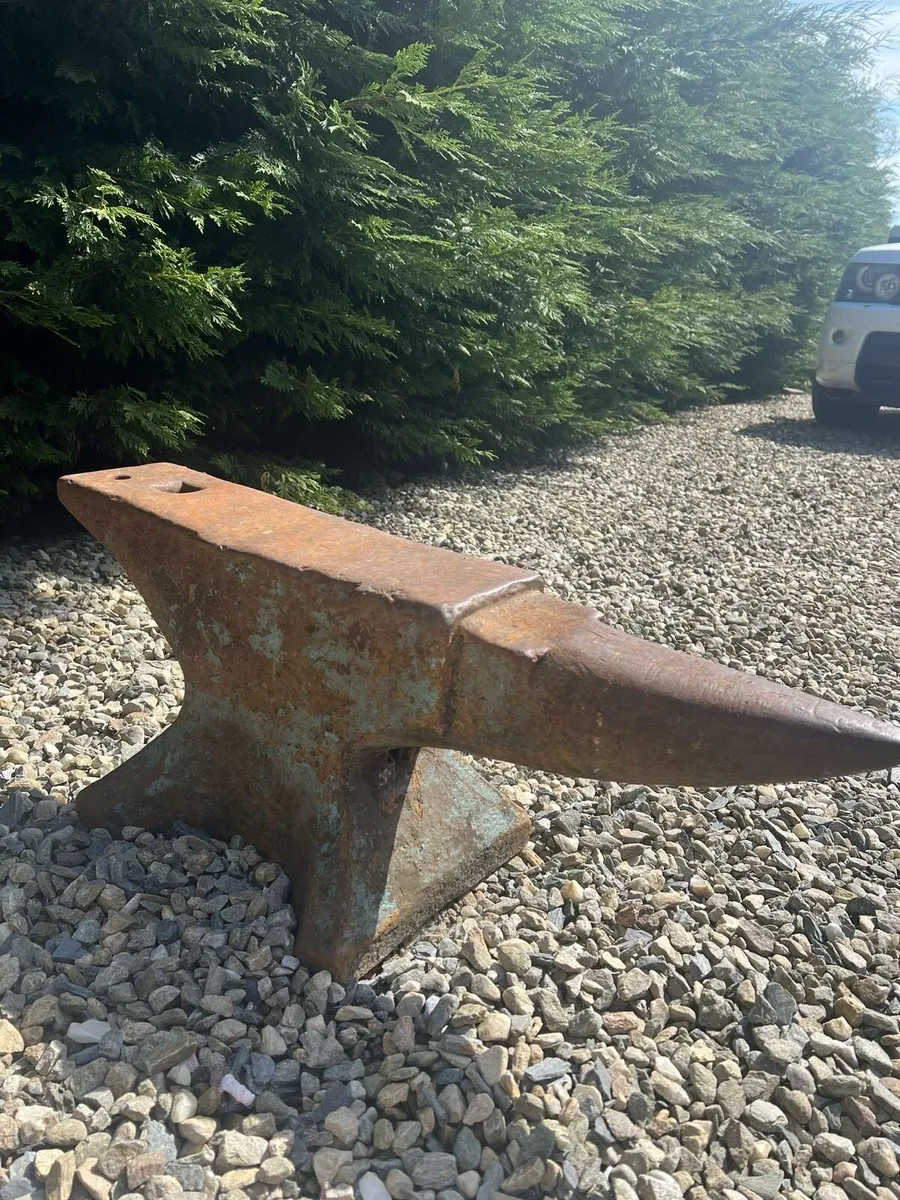Large blacksmith anvil - Image 3