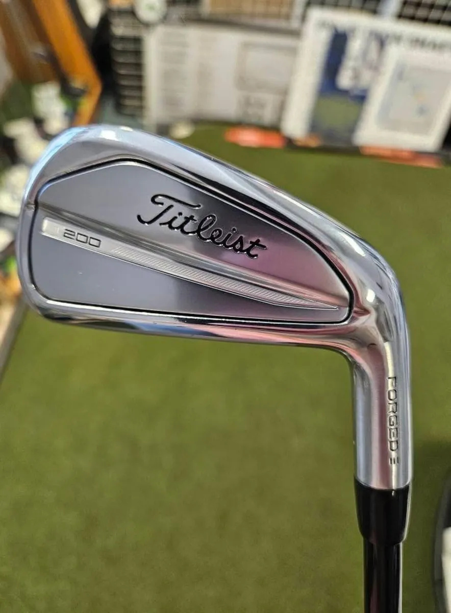 Like New Titleist T200 Forged 3 Iron - Image 2