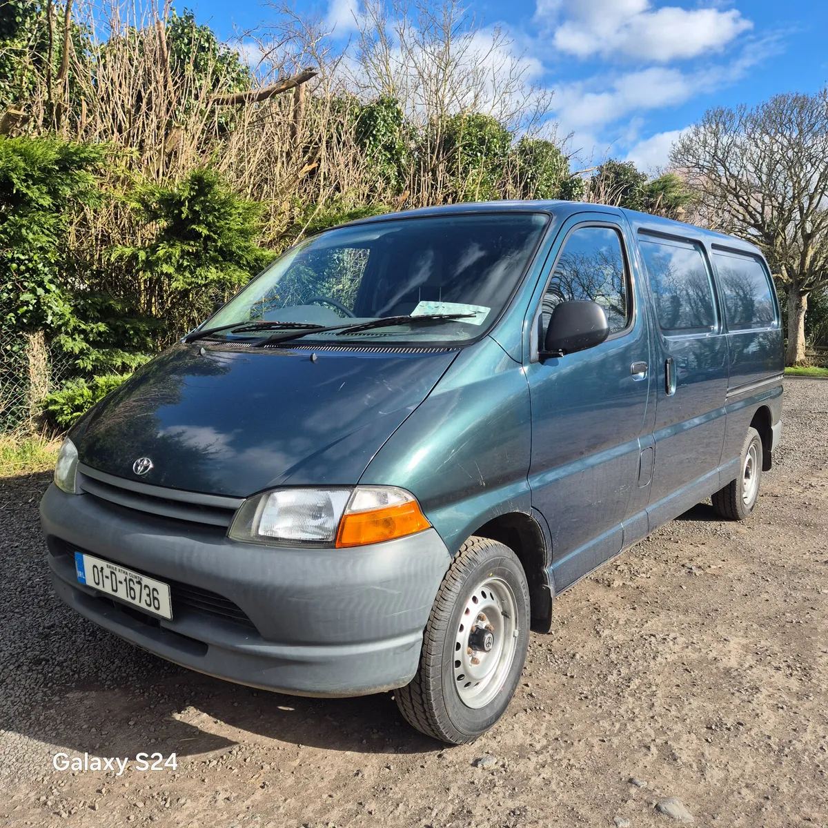 Toyota HiAce 2001 - Image 2