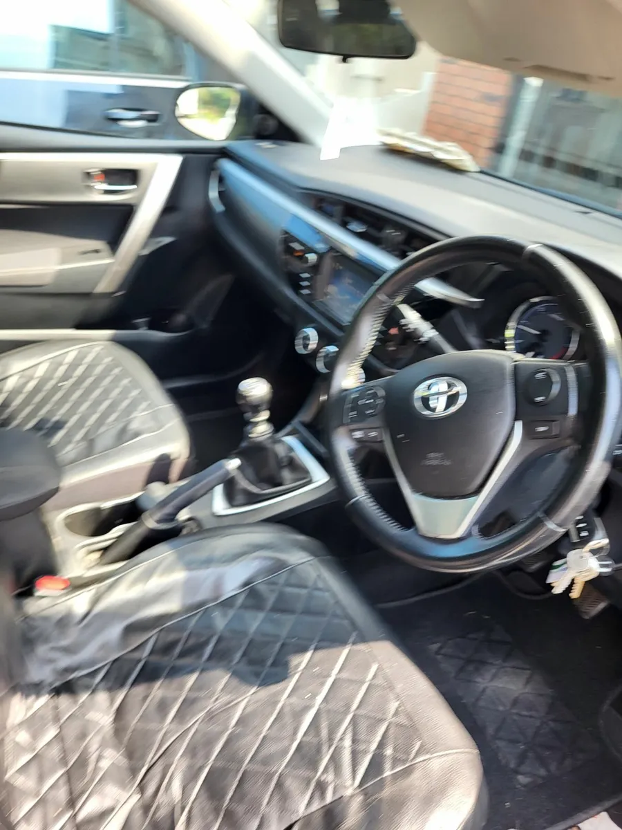 Toyota Corolla 2015 - Image 3