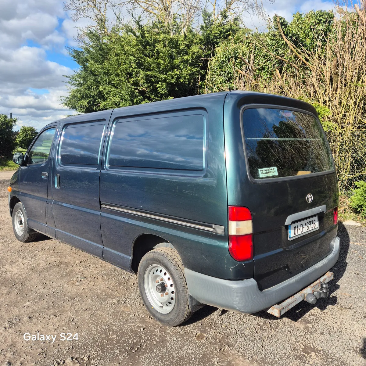 Toyota HiAce 2001 - Image 1