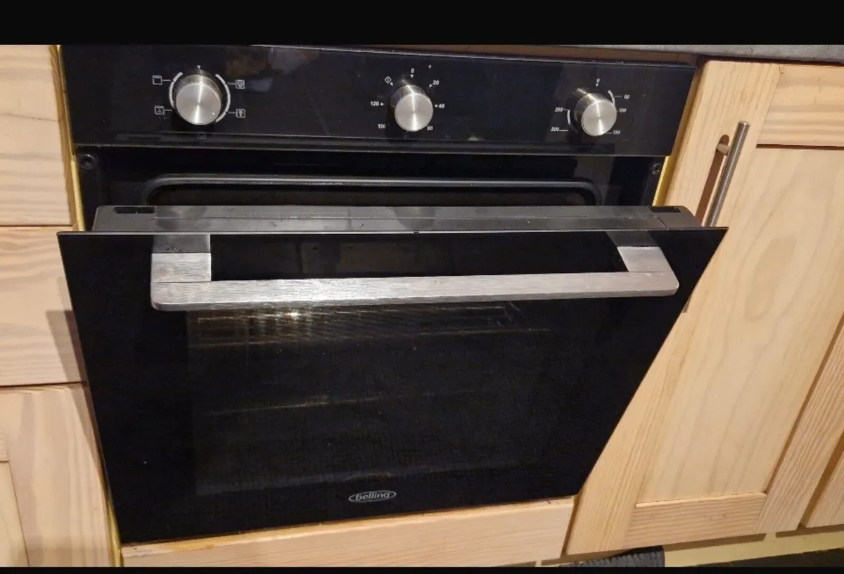 electric oven - Image 1