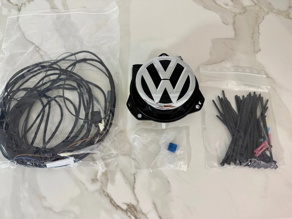 OEM Volkswagen Golf Mk7 Rear View Camera - Image 1