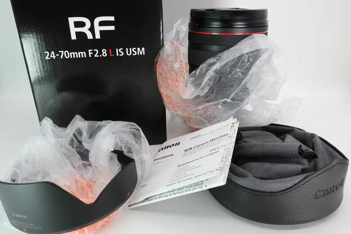 Canon RF 24-70mm F2.8L IS USM Lens #0373 - Image 1