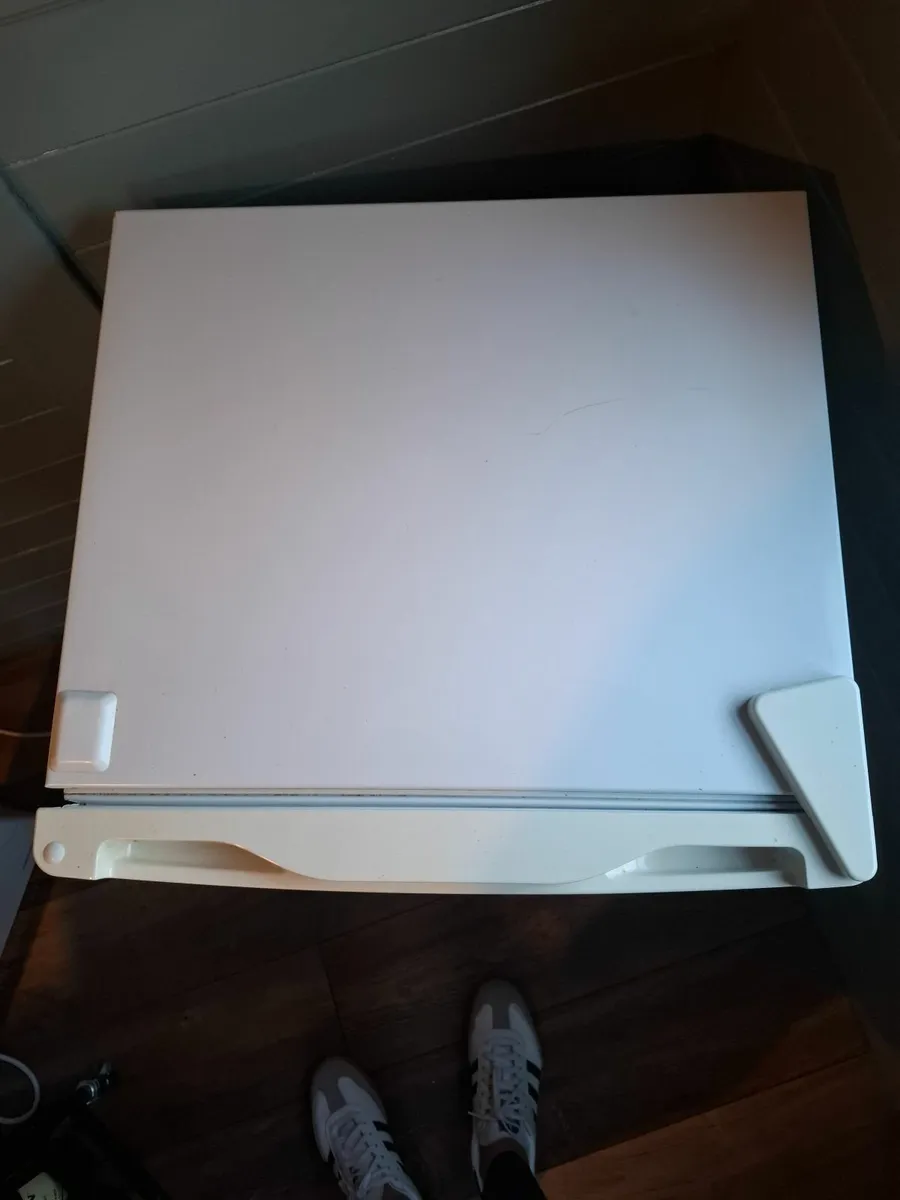Under counter fridge - Image 3