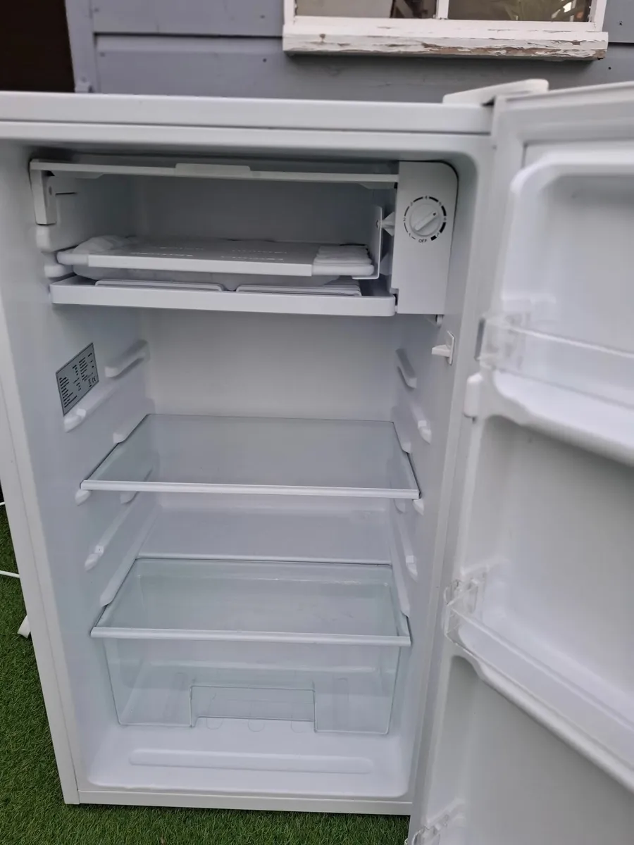 Under counter fridge - Image 4