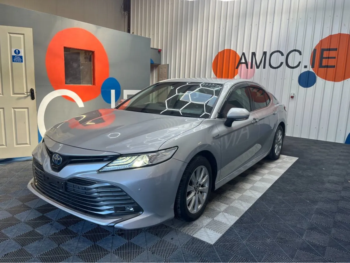 Toyota Camry 2.5 Hybrid / 69k KMs / Reverse Camer - Image 3