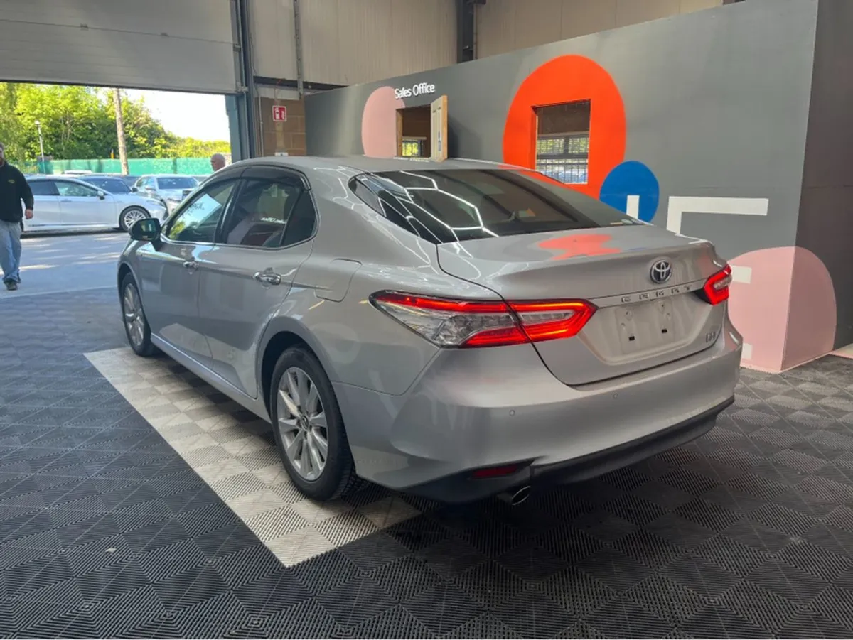 Toyota Camry 2.5 Hybrid / 69k KMs / Reverse Camer - Image 4