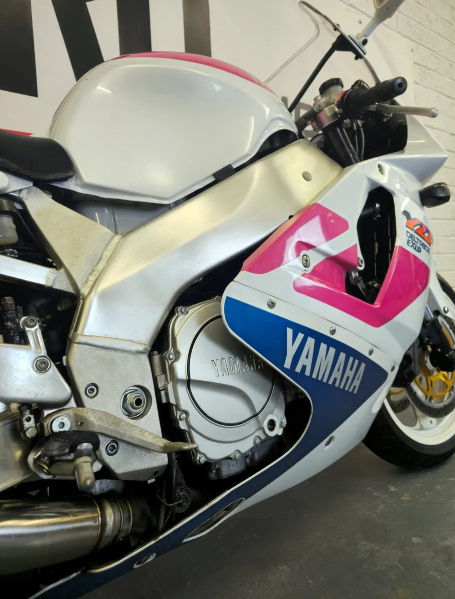 1993 Yamaha YZF750R - Image 3
