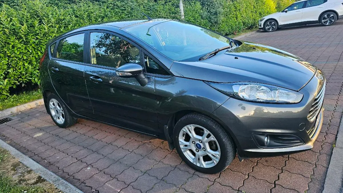 Car - Image 3