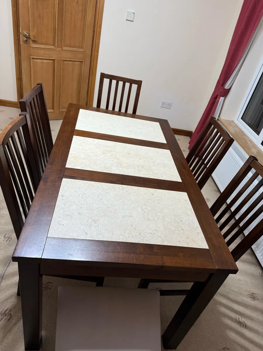 Table and chairs - Image 3