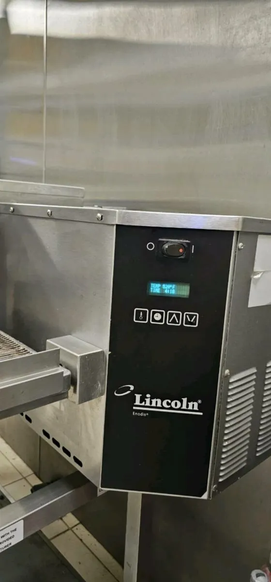 Lincoln pizza oven - Image 1
