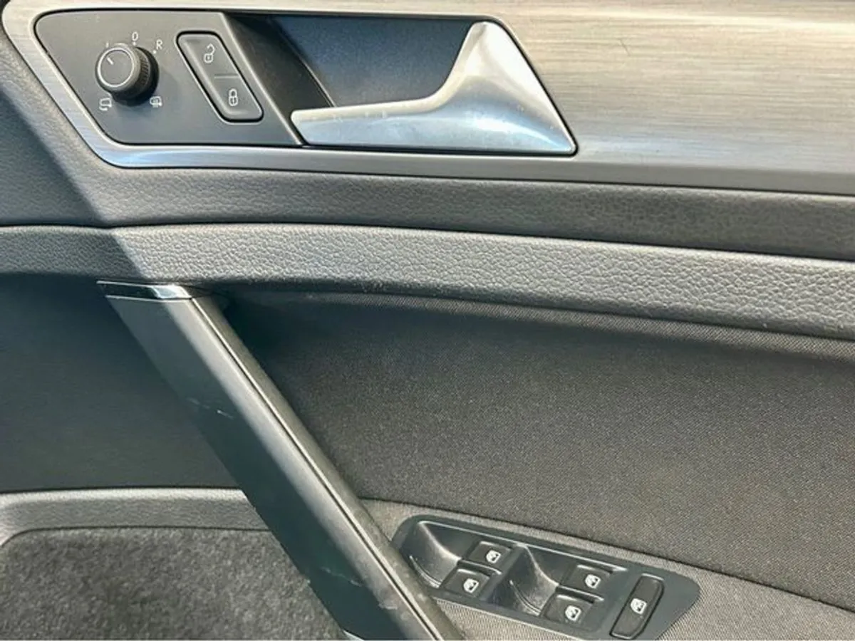 Volkswagen Golf 1.2 Petrol Automatic - Image 3