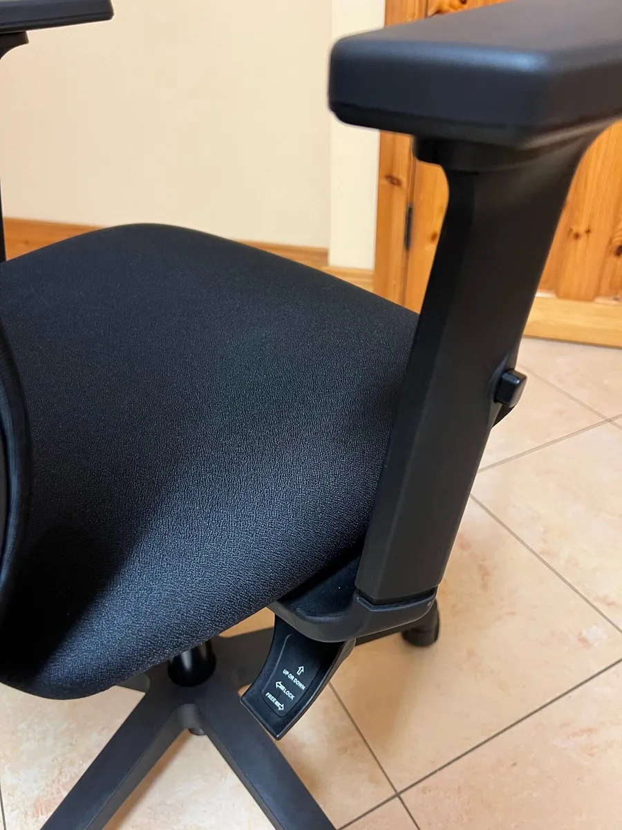 Office Chair - Image 4