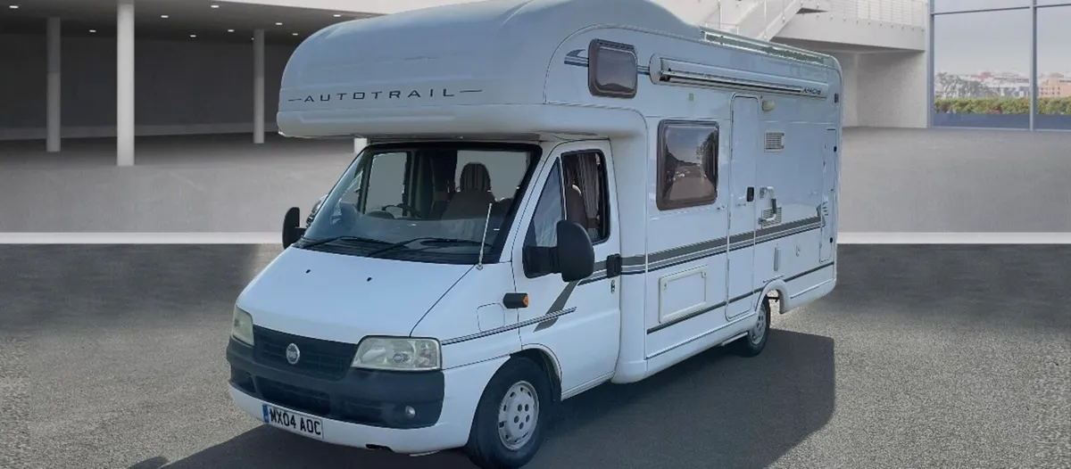 04 Autotrail Apache 4berth As new! - Image 2