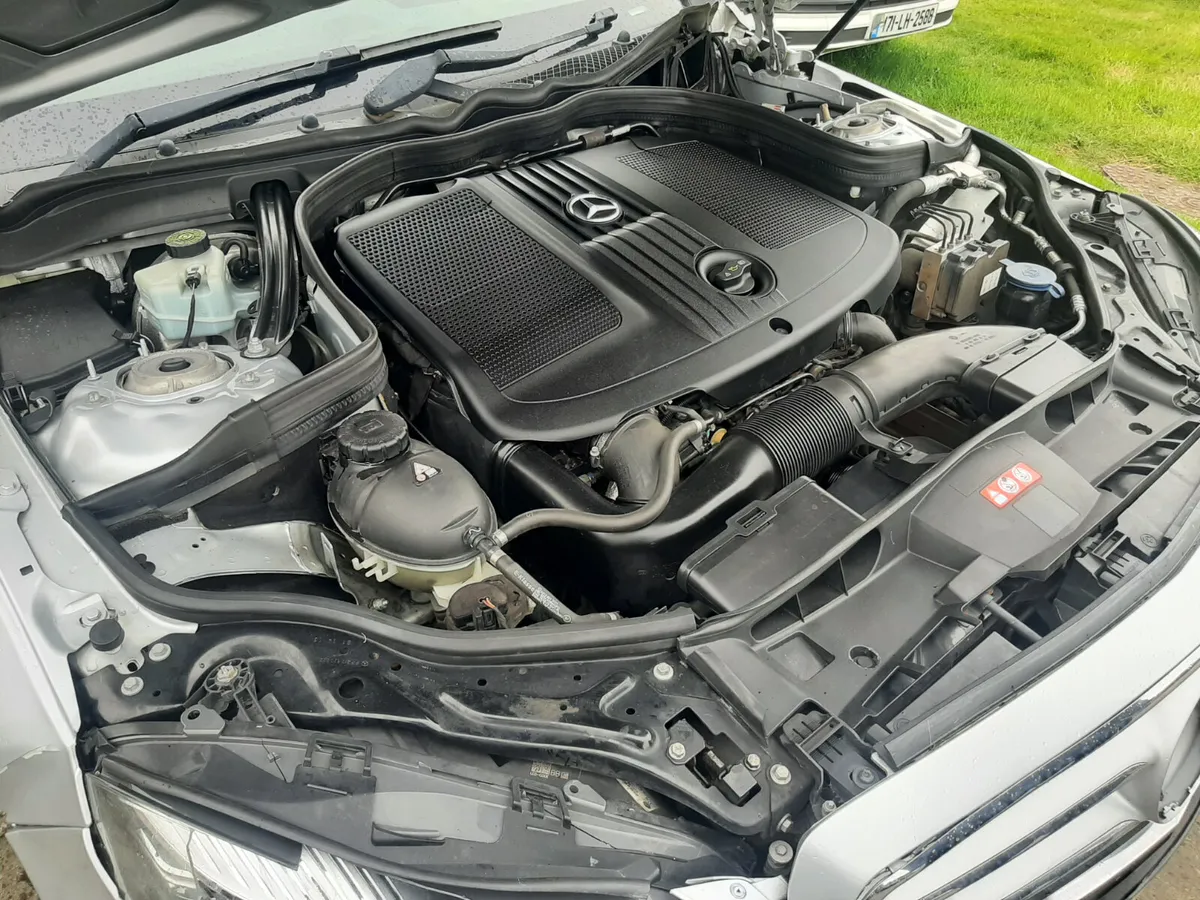 MERCEDES E CLASS 220 CDI ,AUTO LEATHER 2014 - Image 2