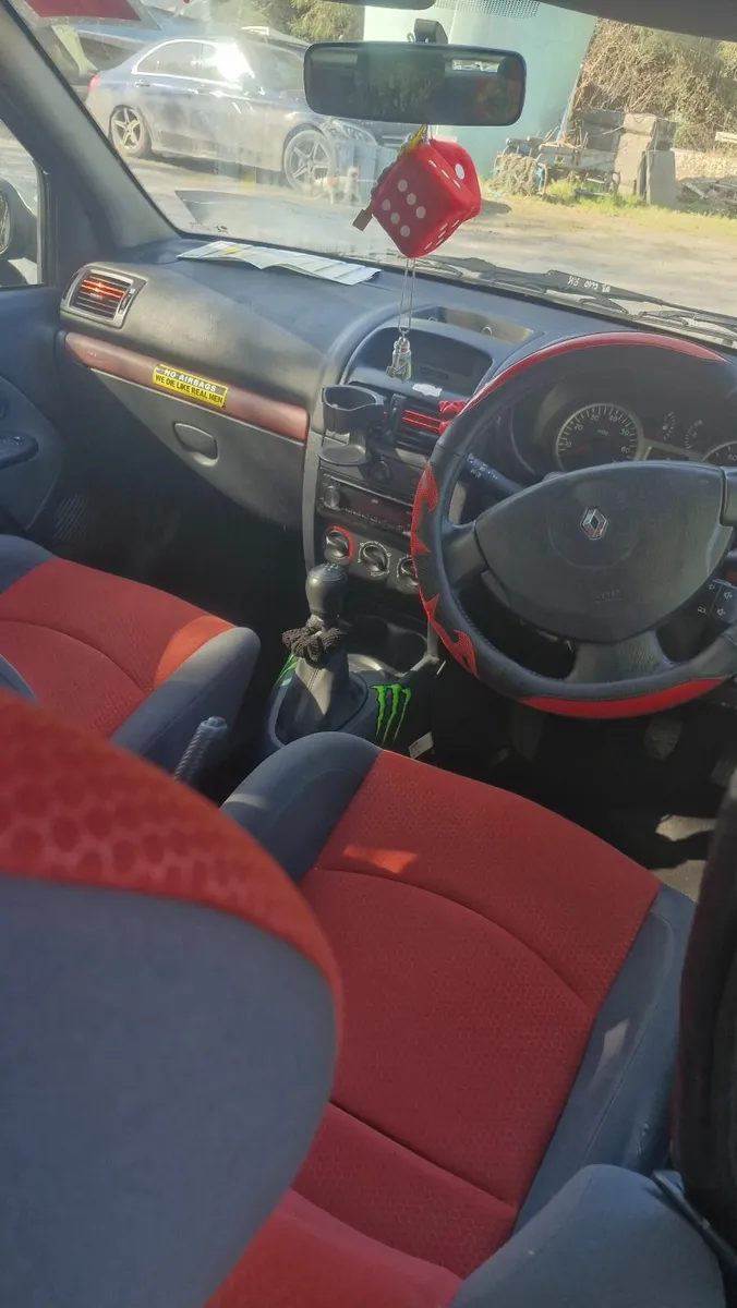 Renault Clio 2004 - Image 2