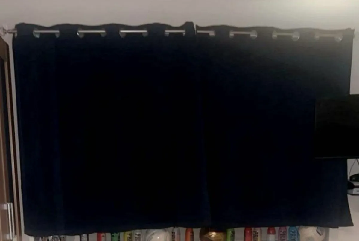 Curtains and Curtain Rods - Image 2