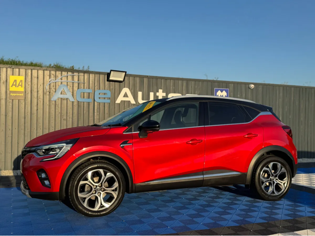 Renault Captur INTENSE - 1.3 PETROL - AUTO - 12M W - Image 3