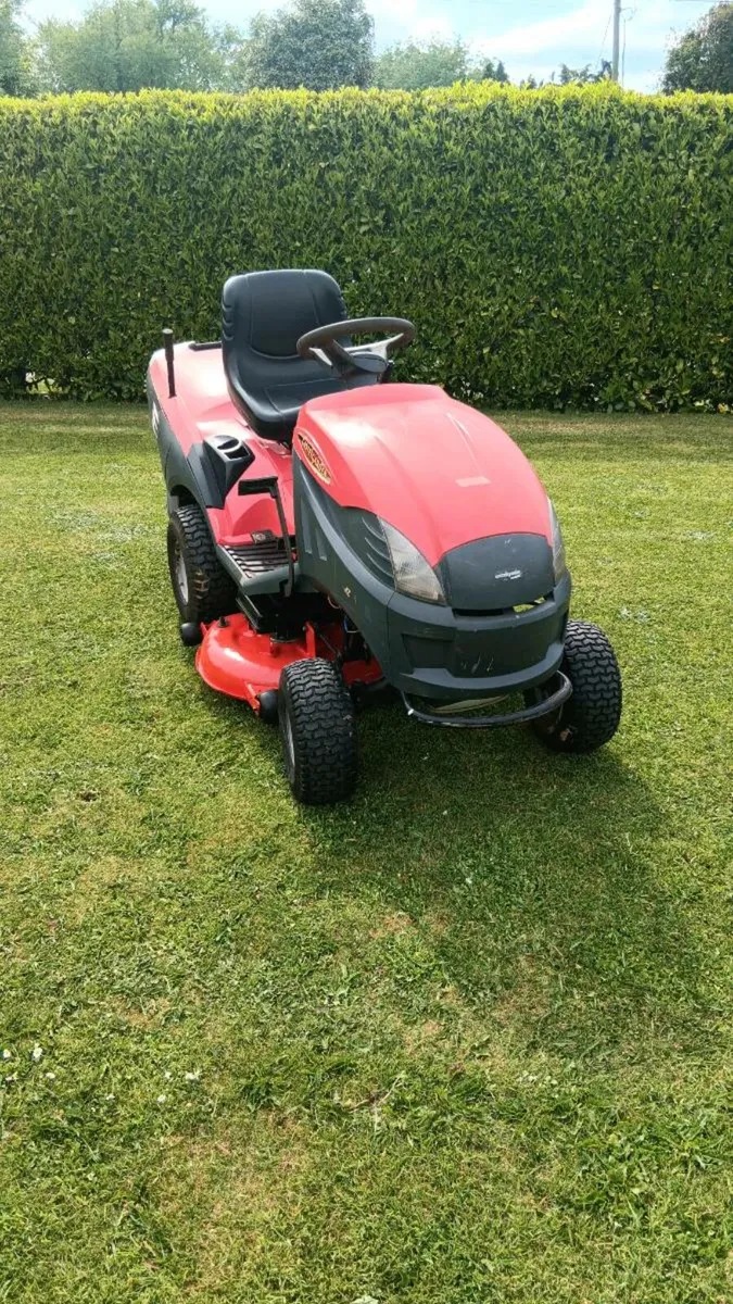 Castlegarden hydrostatic 18.5 hp Briggs engine - Image 2