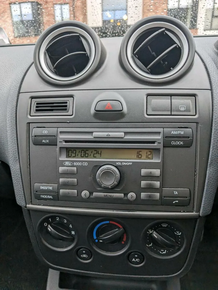 Ford Fiesta 2007 - Image 2