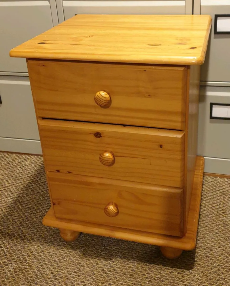 Bedside unit €25 - Image 4