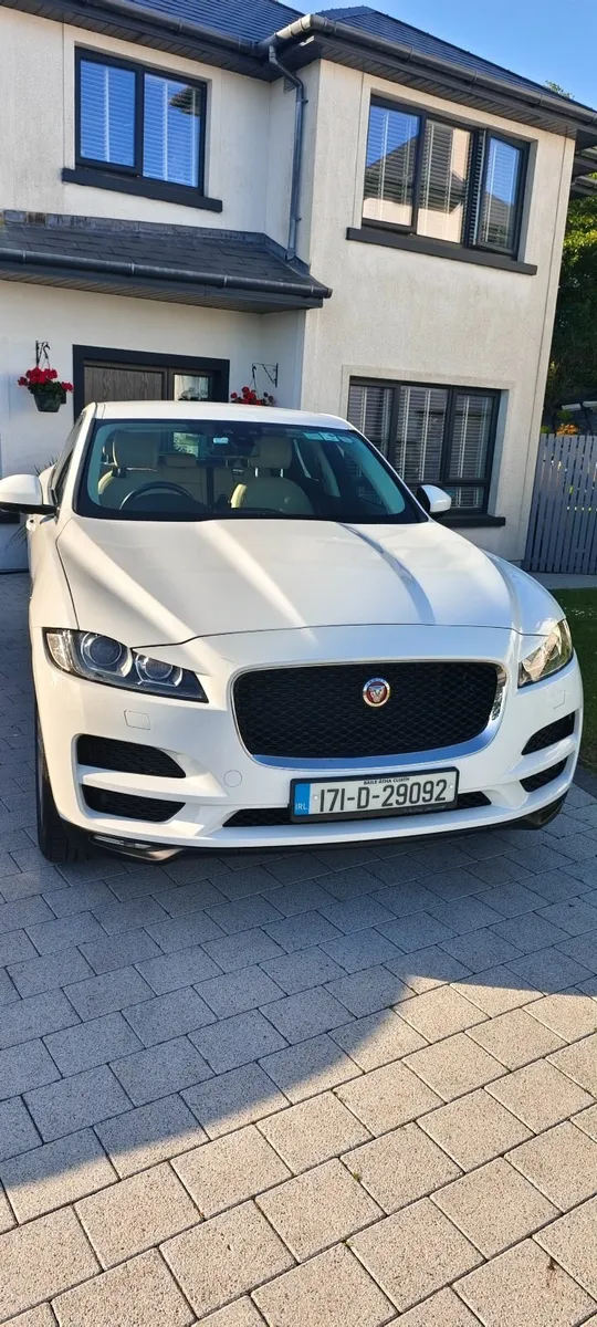 Jaguar F-Pace 2017 - Image 1