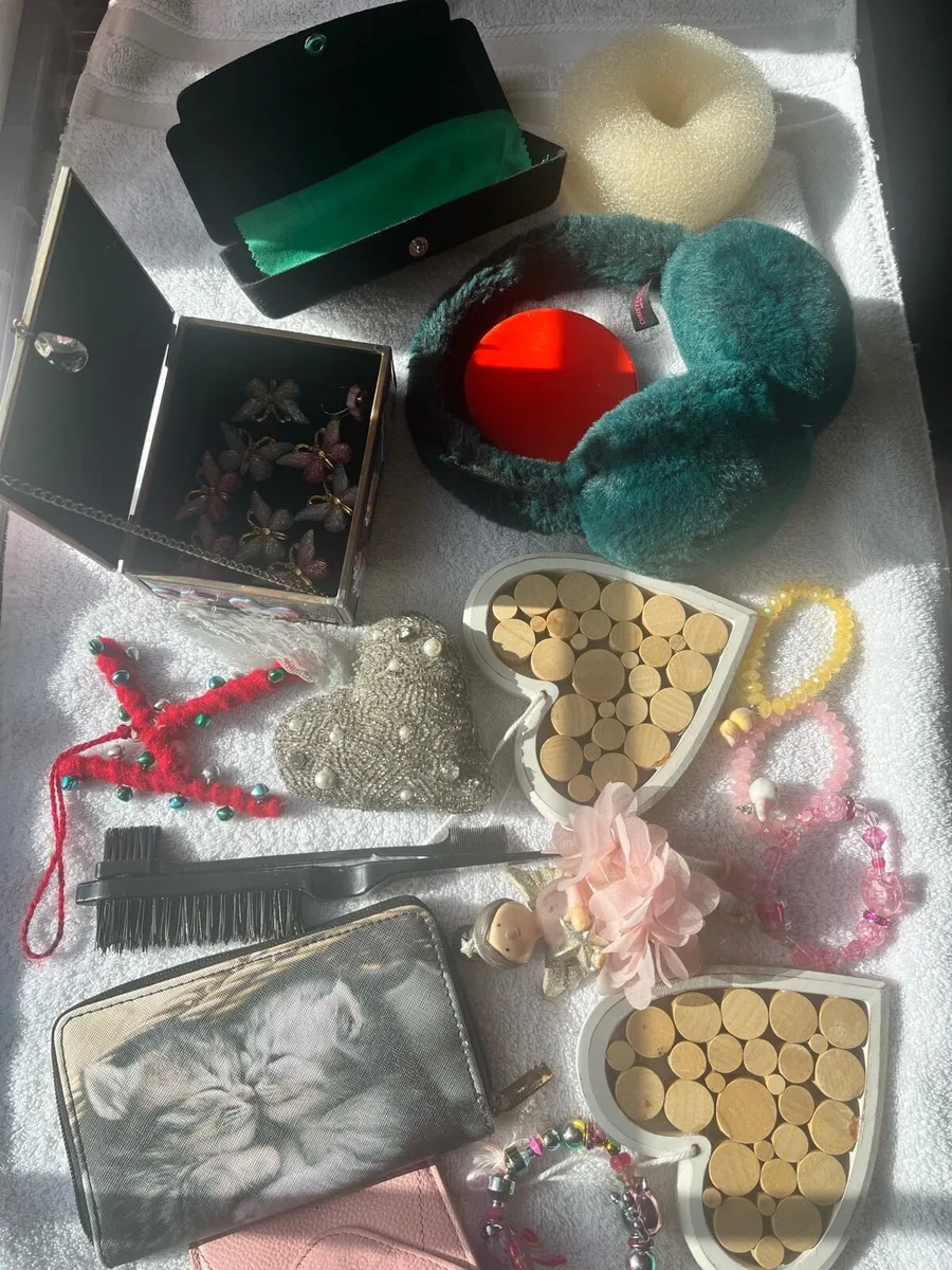 Bundle of items - Image 1