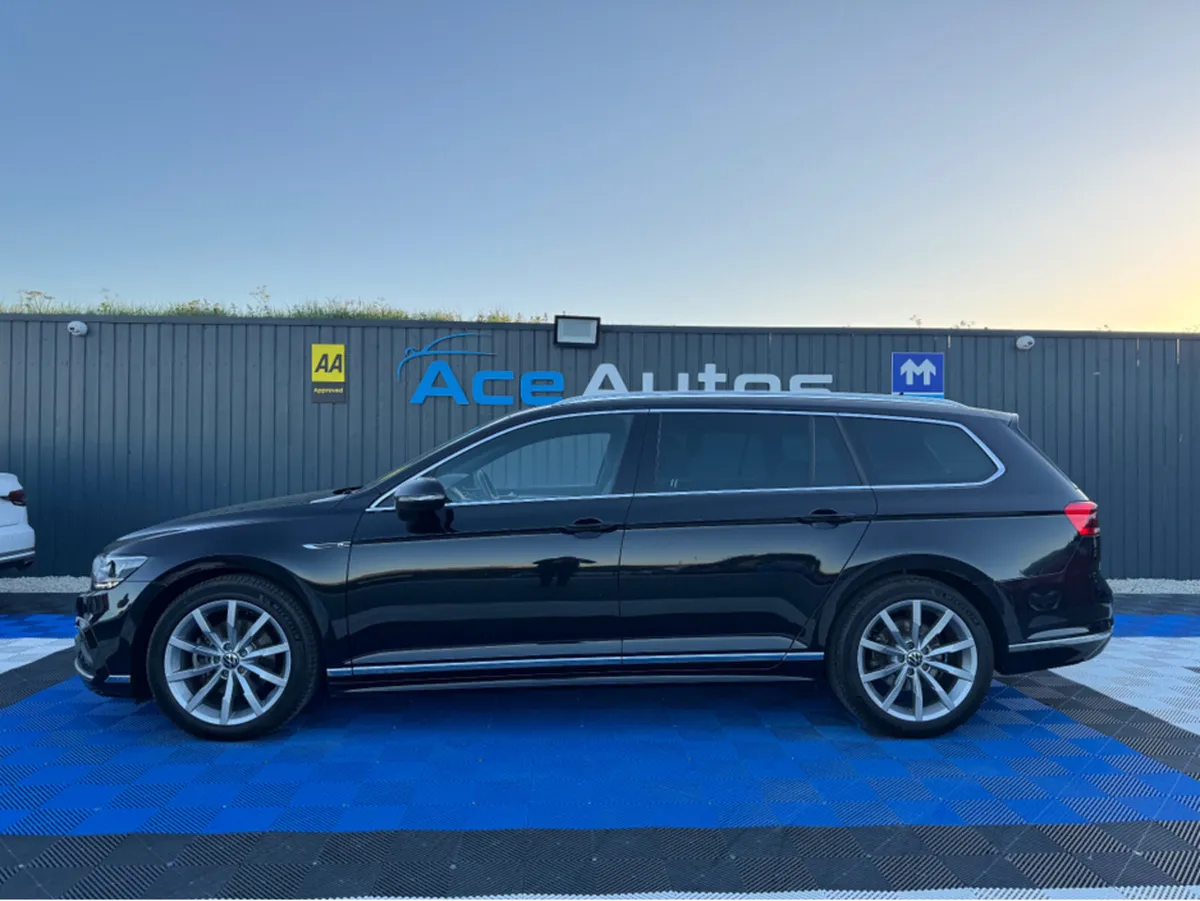 Volkswagen Passat R-LINE - 2.0L DIESEL - AUTO - 12 - Image 4