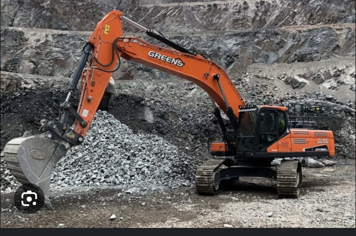 Digger driver looking for weekend work