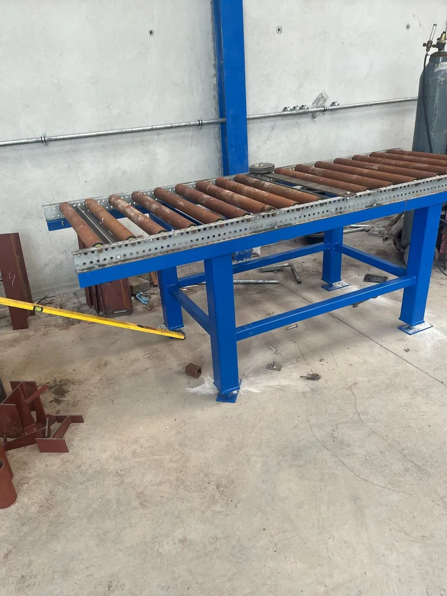 Heavy duty roller table - Image 1
